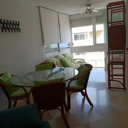 2000 Elegant Apartament